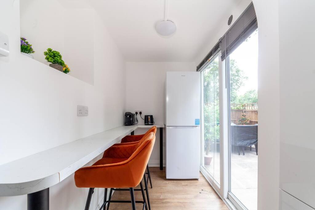 Lux 3-bed With Patio In Appartement Londres